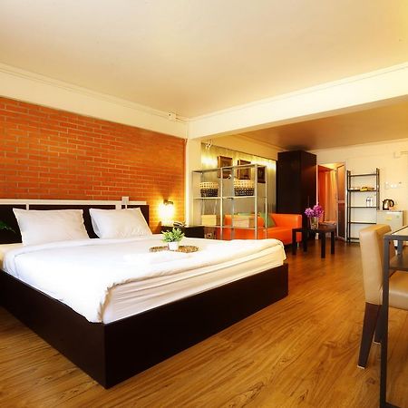 בנגקוק Baan Saladaeng Boutique Guesthouse מראה חיצוני תמונה