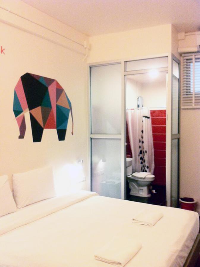 בנגקוק Baan Saladaeng Boutique Guesthouse מראה חיצוני תמונה
